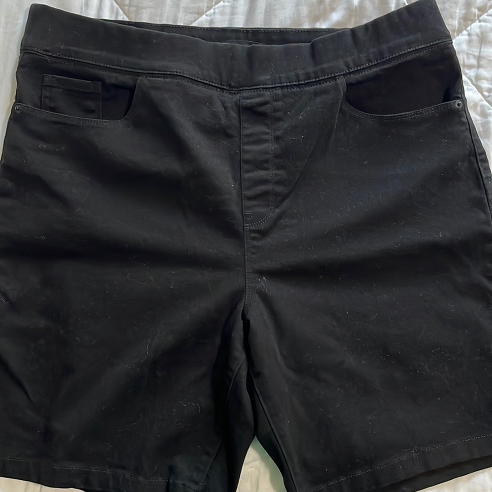 DKNY Jeans Ladies' Pull On Bermuda Short Size XLarge